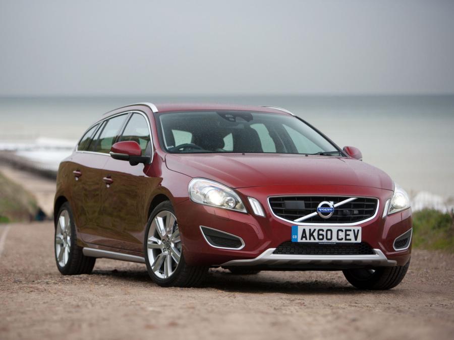  Volvo V60 D3 2010 года  (UK) (фото 10 из 21)